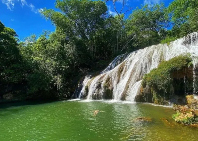 Cachoeiras-Serra-da-Bodoquena-e1664165365119
